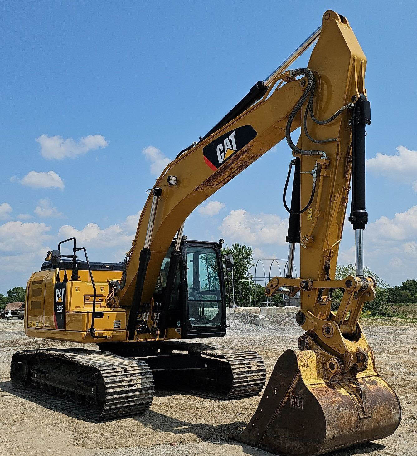 2017 Caterpillar 323F L